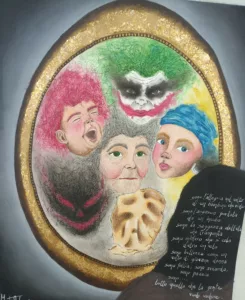 Su fondo antracite, uno specchio ovale, cornice dorata, riflette dei volti, alcuni dei quali rappresentano un clown e un demonio.